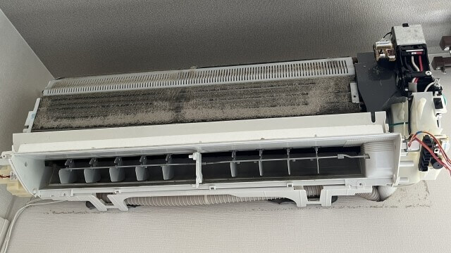 通常モデルのエアコン